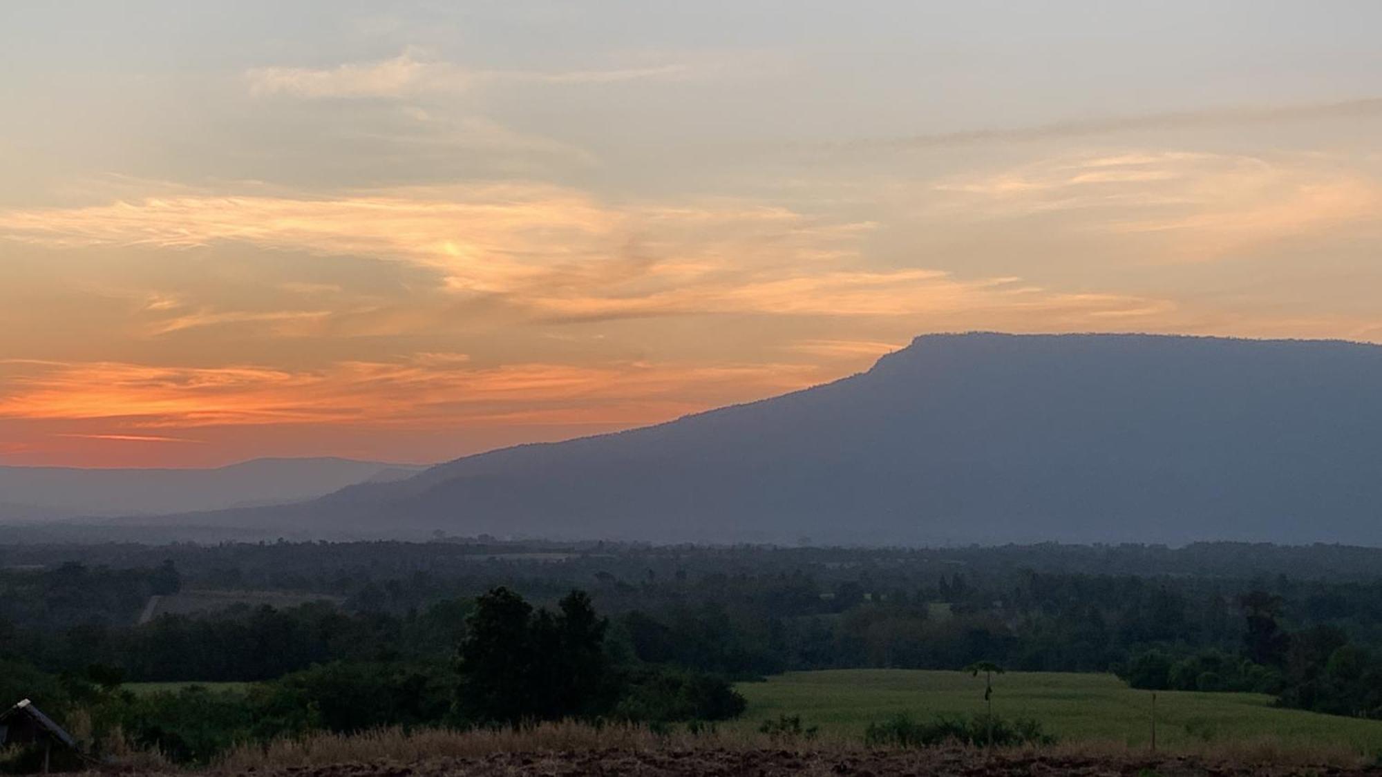 ฟาร์มแกะภูกระดึง Waraporn Valley Ban Nong Tum Eksteriør billede